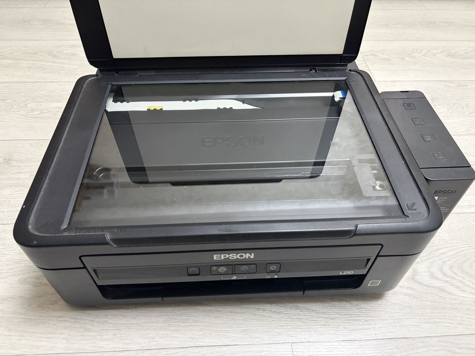 Продам принтер Epson L210