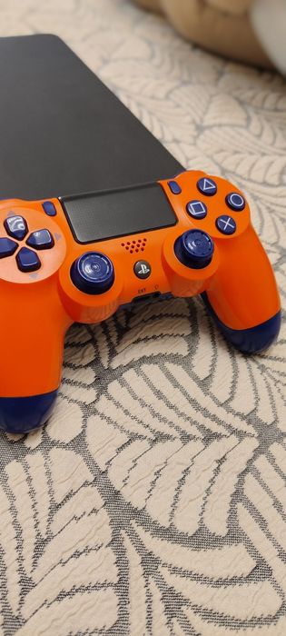 Playstation 4 slim