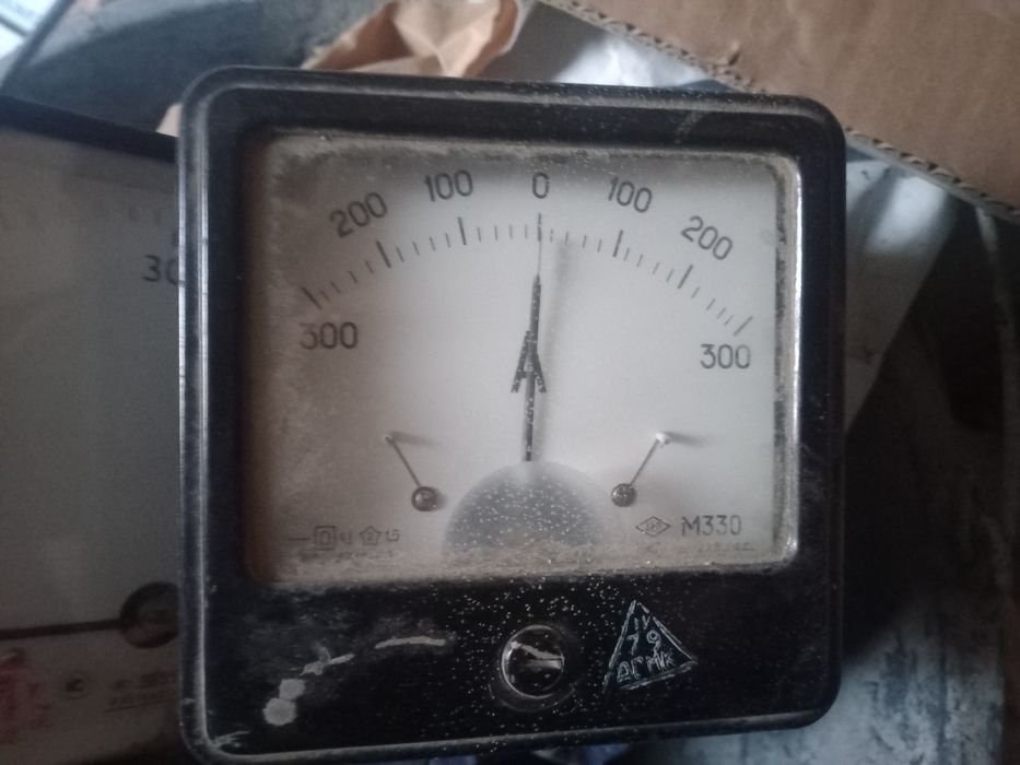 Продам вольтметр , амперметр