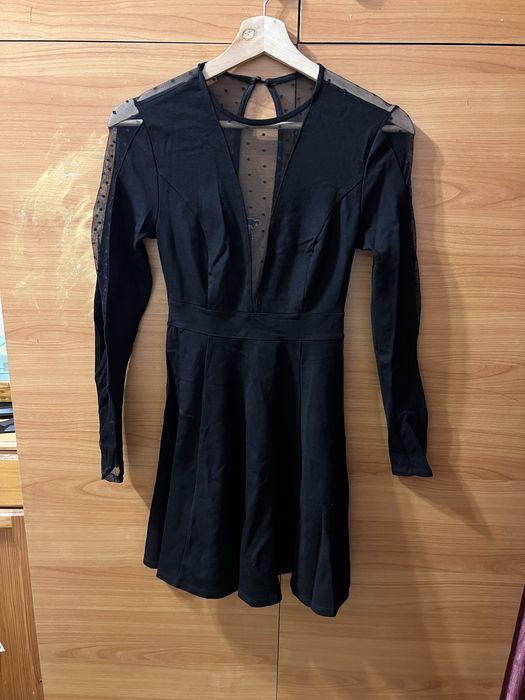 Rochie neagra cu detalii