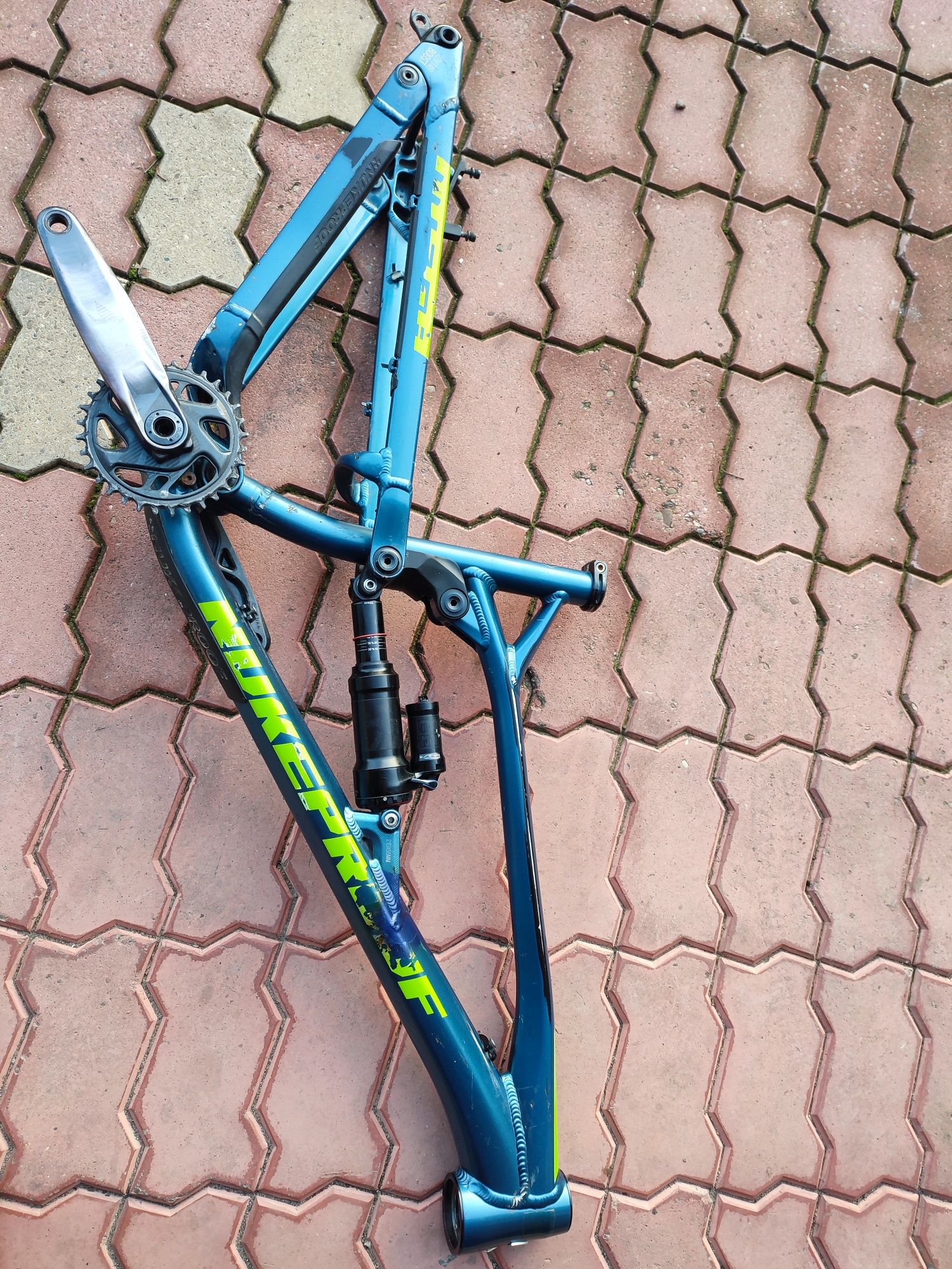 violent carbon squat Cadru bicicleta Nukeproof mega 29er Berca • OLX.ro