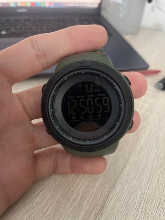 Часы кварцевыеее