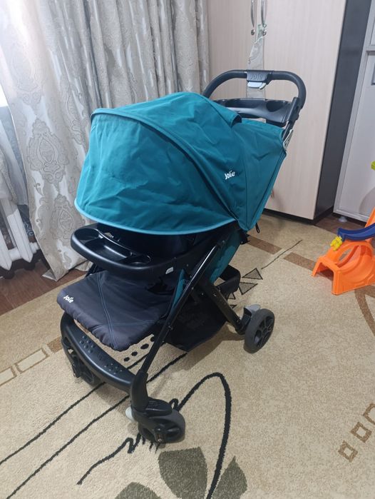 Продам коляску joie