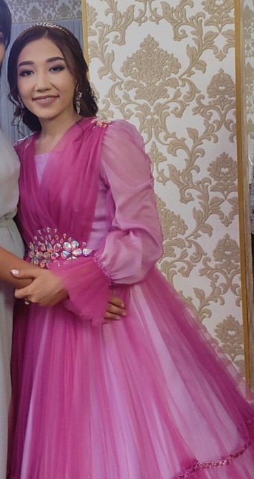 Лёгкое вечернее платье.