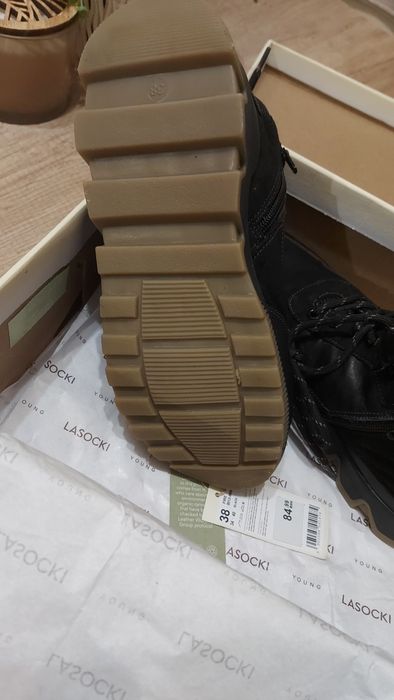 Боти 38 номер Нови