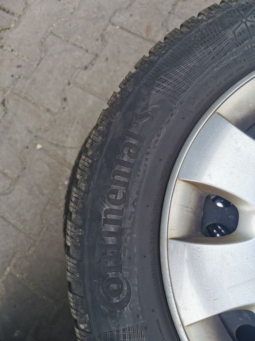 Jante de tabla pe 15'cu capace si cauciucuri continental de iarna