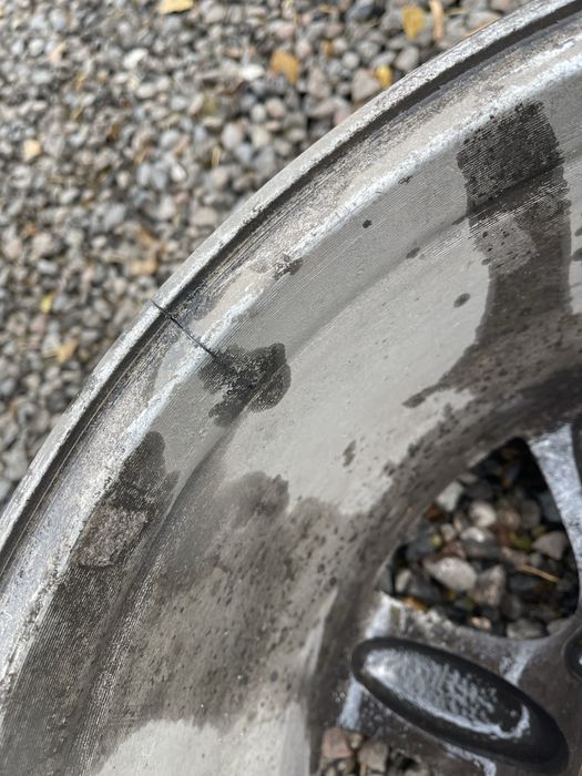 Два диска от тойота аристо