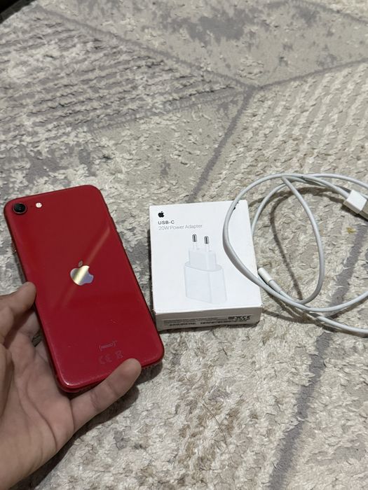 •Apple• iPhone Se 2020