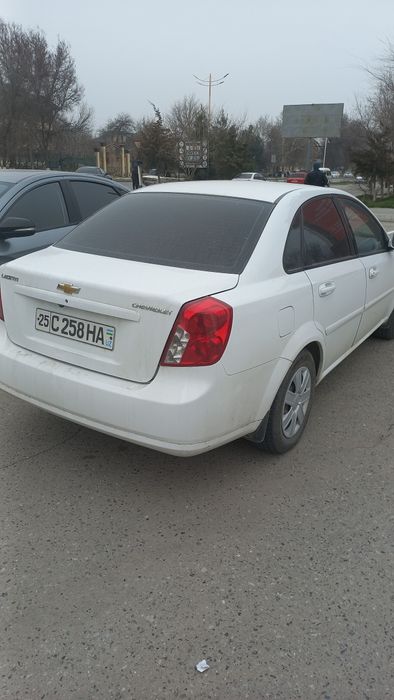 Lasetti 1.8 xolati yaxshi