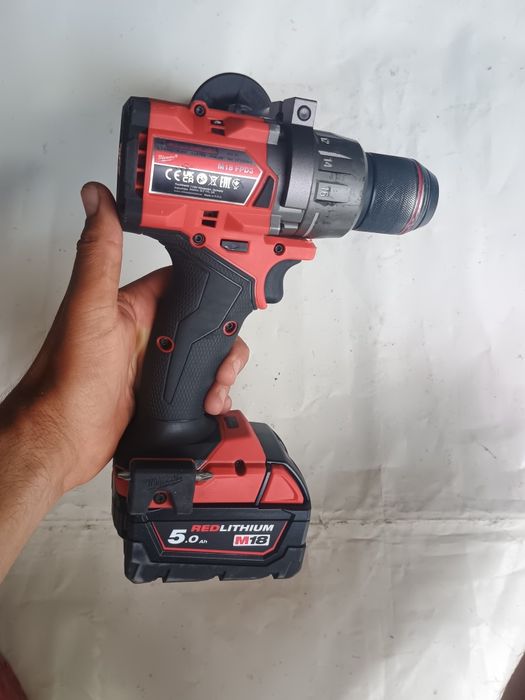 Filetanta milwaukee fpd3 cu baterie 5 amperi și mâner de prindere suplimentara