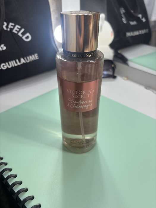 Spray Victoria ’ s Secret
