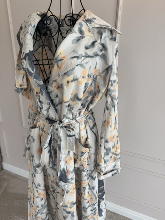 Тренчкот Zara, различни видове