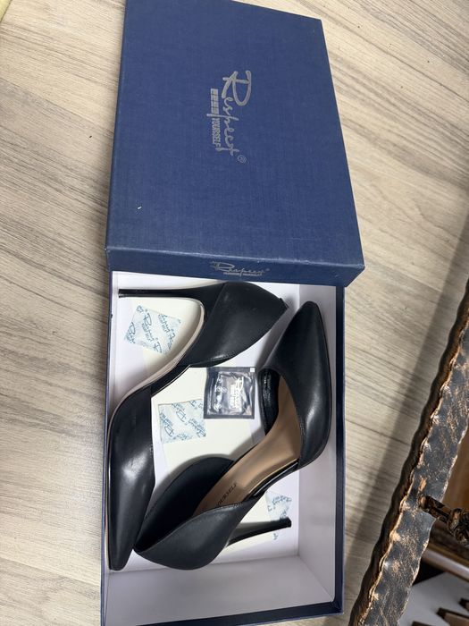 Продам черные, кожанные туфли б/у