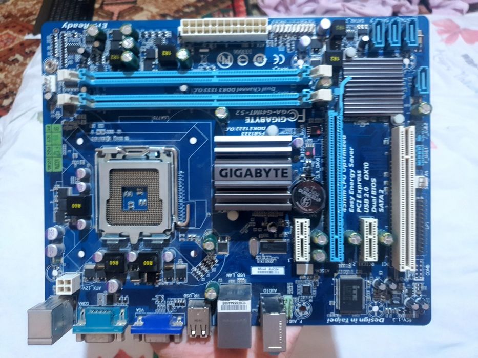 Gigabyte G41 + Core 2 Quad Q8400 + 4GB DDR3 RAM komplekt