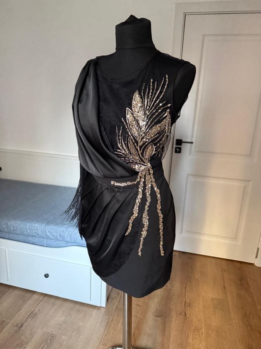 Richir neagra cu detaliu auriu