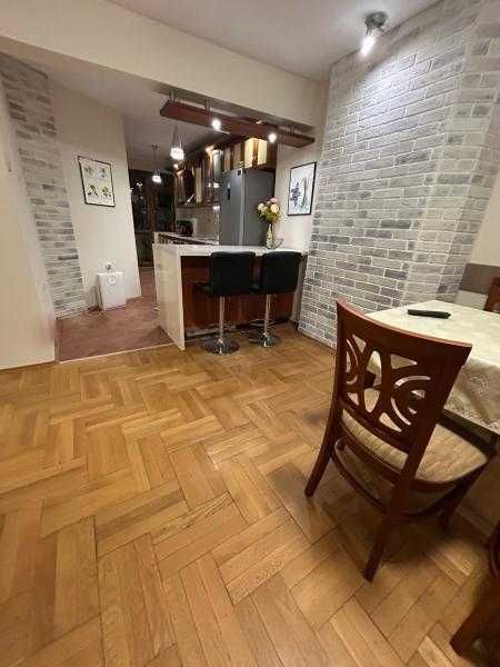 С ПАРКОМЯСТО включено в цената! Тристаен апартамент във Възраждане