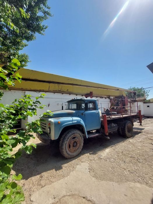 авто кран зил на ходу