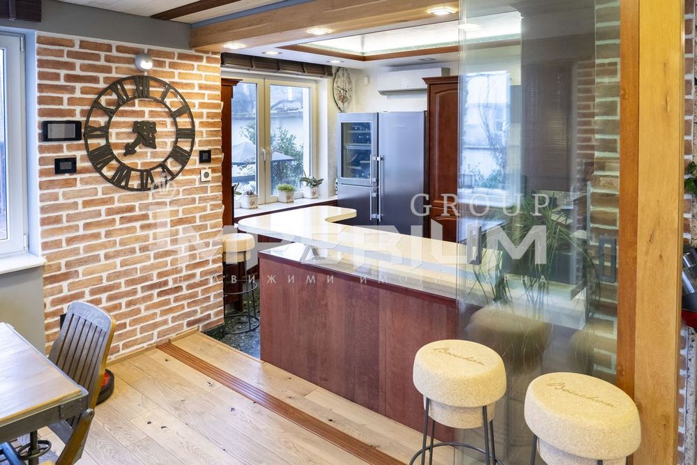 Продава се Къща в Варна, м-т Акчелар - 340 кв.м за 1971 €/кв.м - Снимка #7