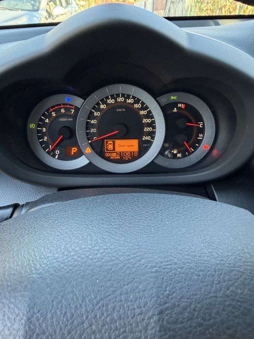 TOYOTA RAV4 2011 — imagine 3