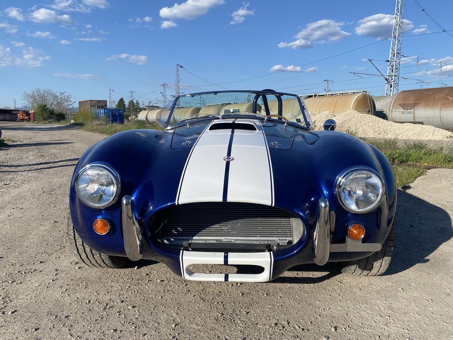 Ретро кола Shelby Cobra под наем за абитуриентски бал