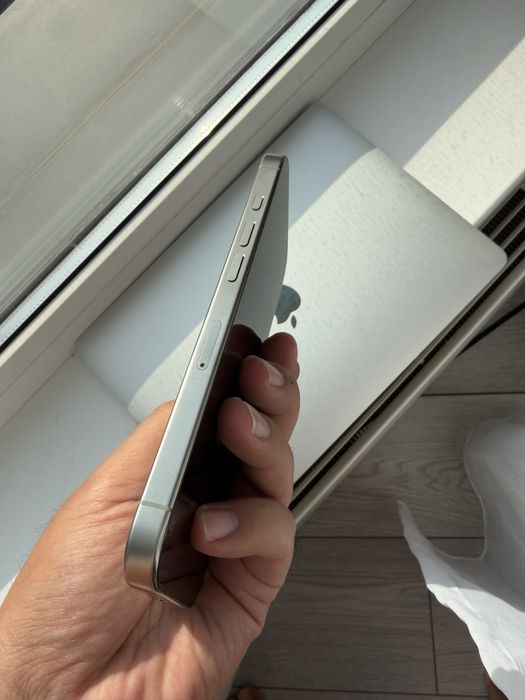 Iphone 16 pro серебристый. Не вскрывался
