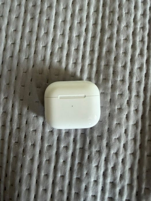 Кейс AirPods 3 продам