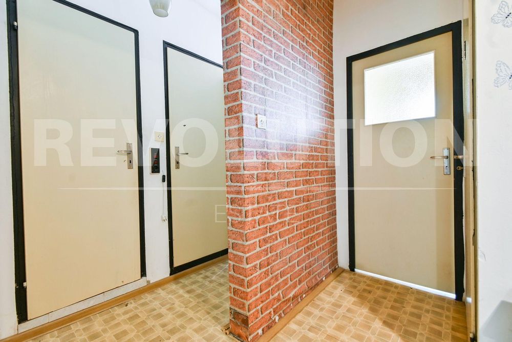 Продава се Тристаен апартамент в София, Връбница 2 - 80 кв.м за 1275 €/кв.м - Снимка #8
