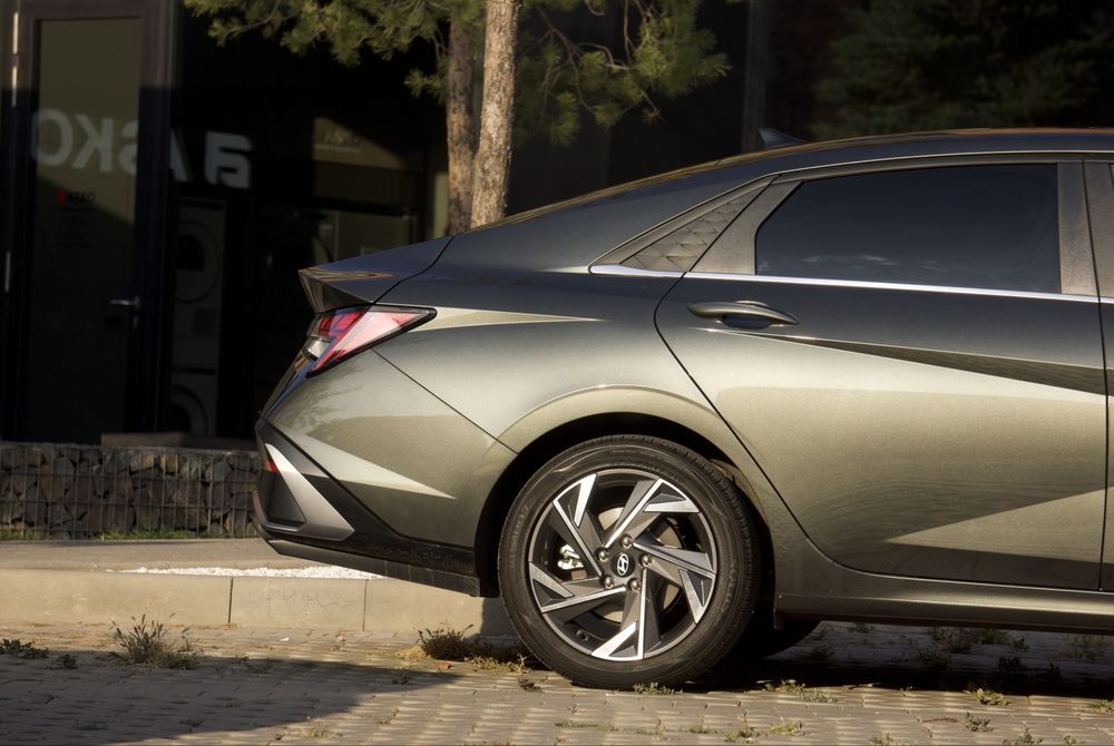 срочно Hyundai Elantra 2024