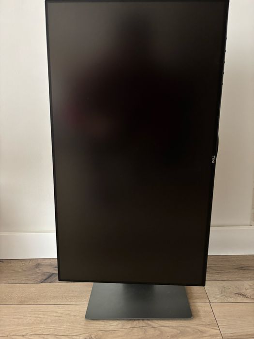 Отличен Монитор Dell U2421HE