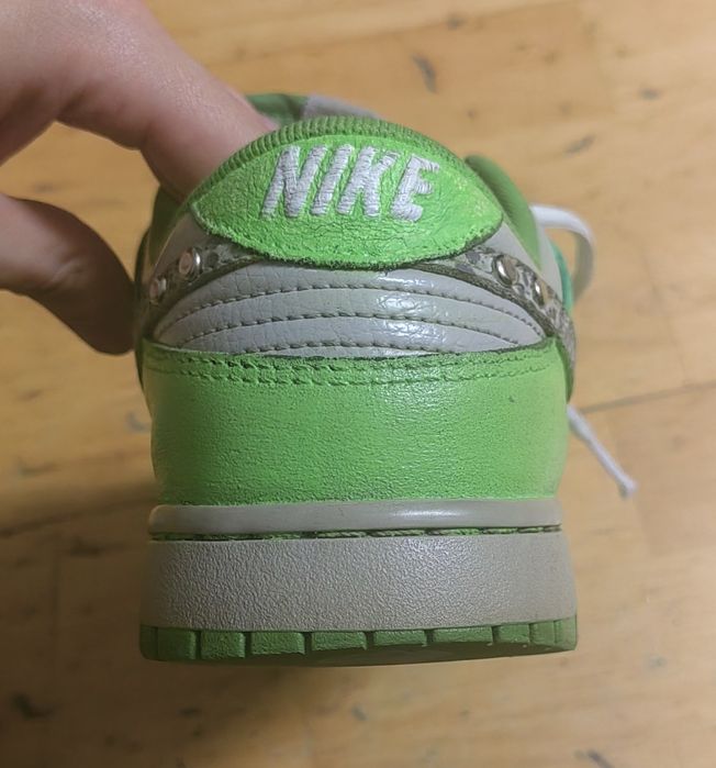 Nike Dunk Marime 42.5 Custom Paint & Studs