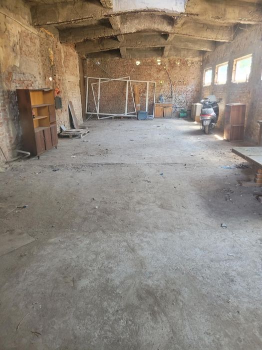 Дава се под наем Промишлена сграда в Лом - 170 кв.м за 216.75 € - Снимка #1