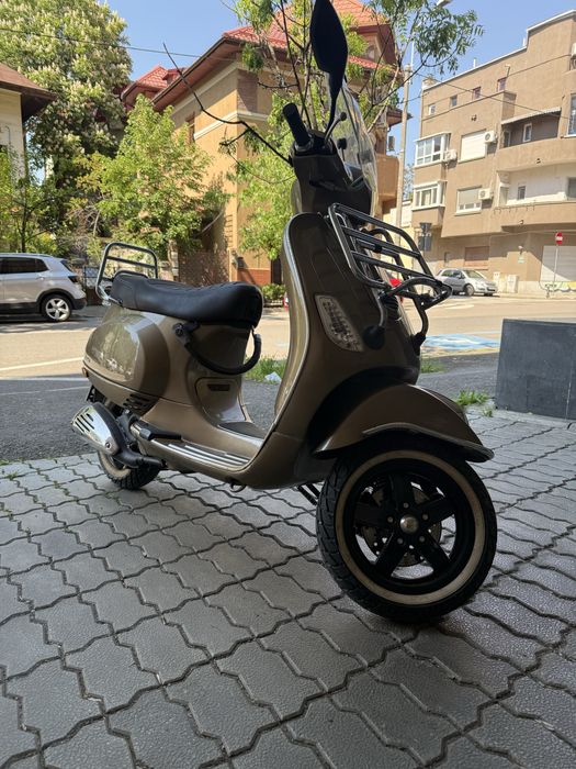Vespa Touring Gold