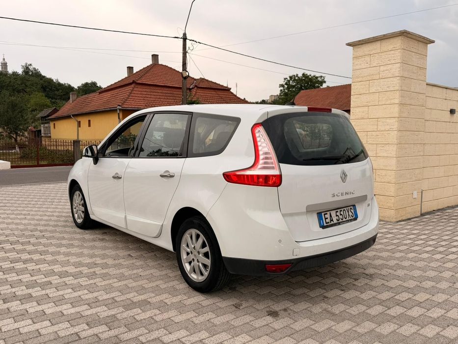 Renault scenic 1.9 dci - 7 locuri , navigație , keyless , euro 5 etc