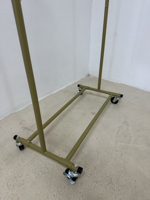 Етажерка за дрехи с разтегателна горна релса SONGMICS, на колела