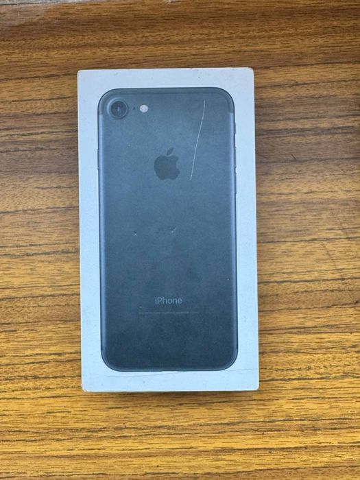 iPhone 7  sotiladi srochni