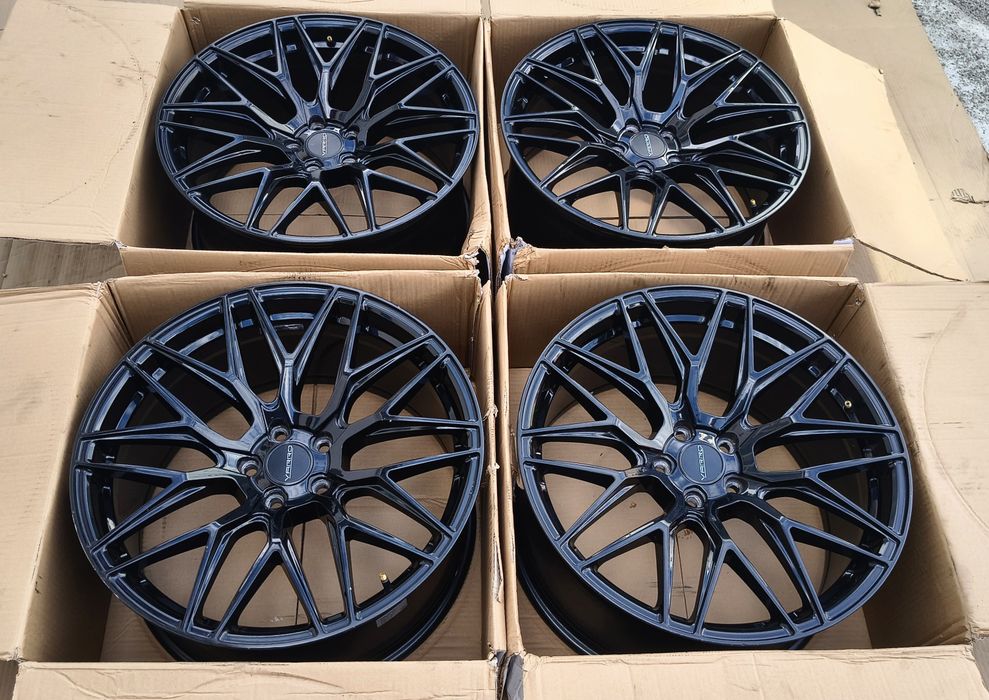 Jante 5 x 114.3 R20  Varro USA  - Full Black  Alpine Aston Martin BYD Dodge  INFINITI Land Rover LEXUS MASERATI Mitsubishi NISSAN Suzuki TESLA TOYOTA