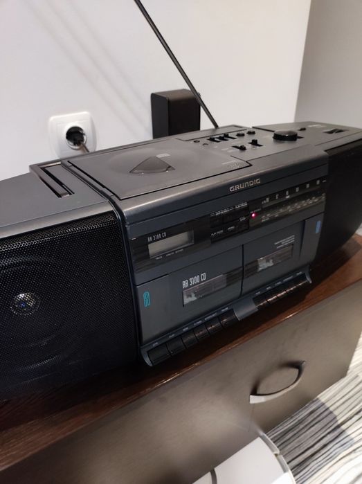 Радиокасетофон GRUNDIG