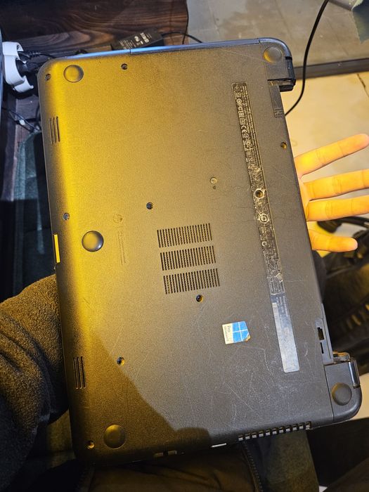 Hp komyuter Sotiladi Tez pul zarur