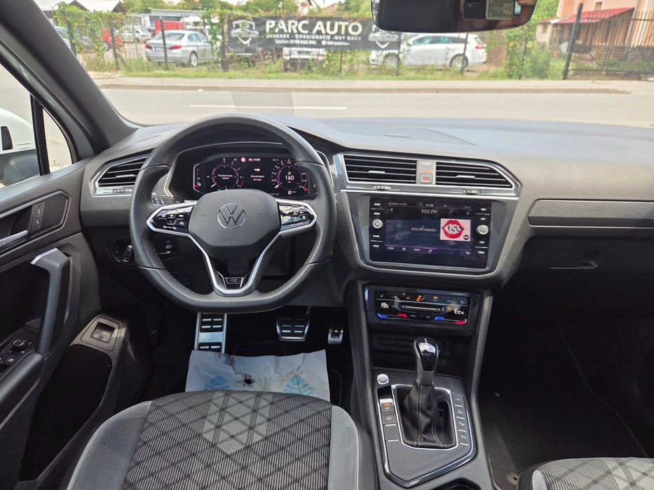 Volkswagen Tiguan R-line 1.4 e-hybrid 245cp an 2021 DSG virtualcockpit full extra pret 22900eu neg
