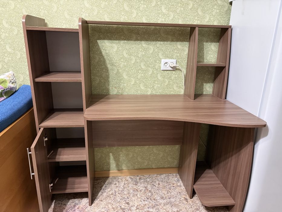 Стол письменный