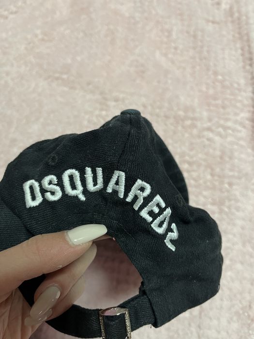 Шапки с козирка Guess,Dsquared