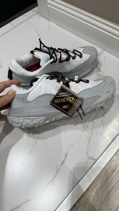 Продам кроссовки Nike