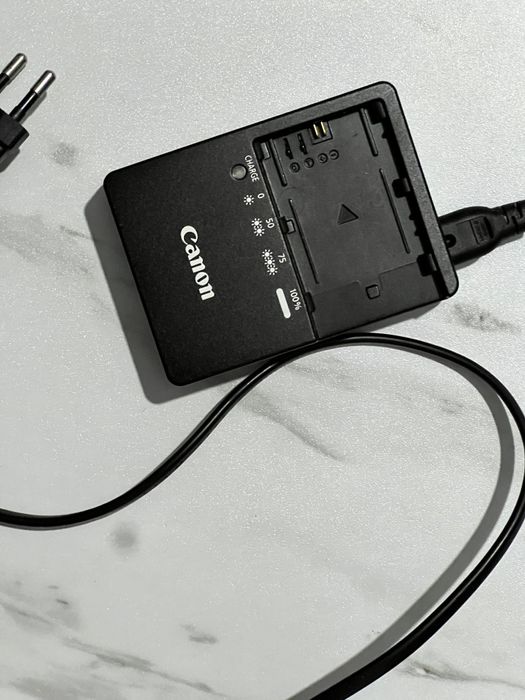 Pachet Canon EOS R + 3 obiective (50mm, 70–200mm, RF 16mm)