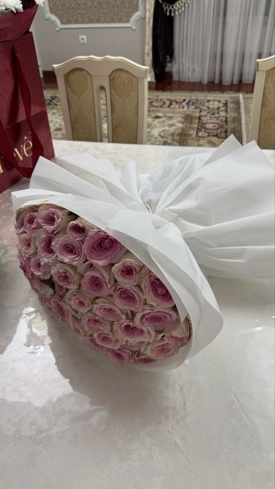 Гүл сатылады. Цветы.