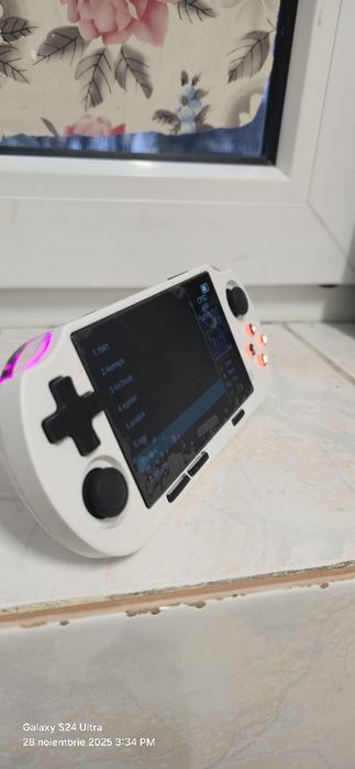 Mini consolă cu jocuri din copilărie