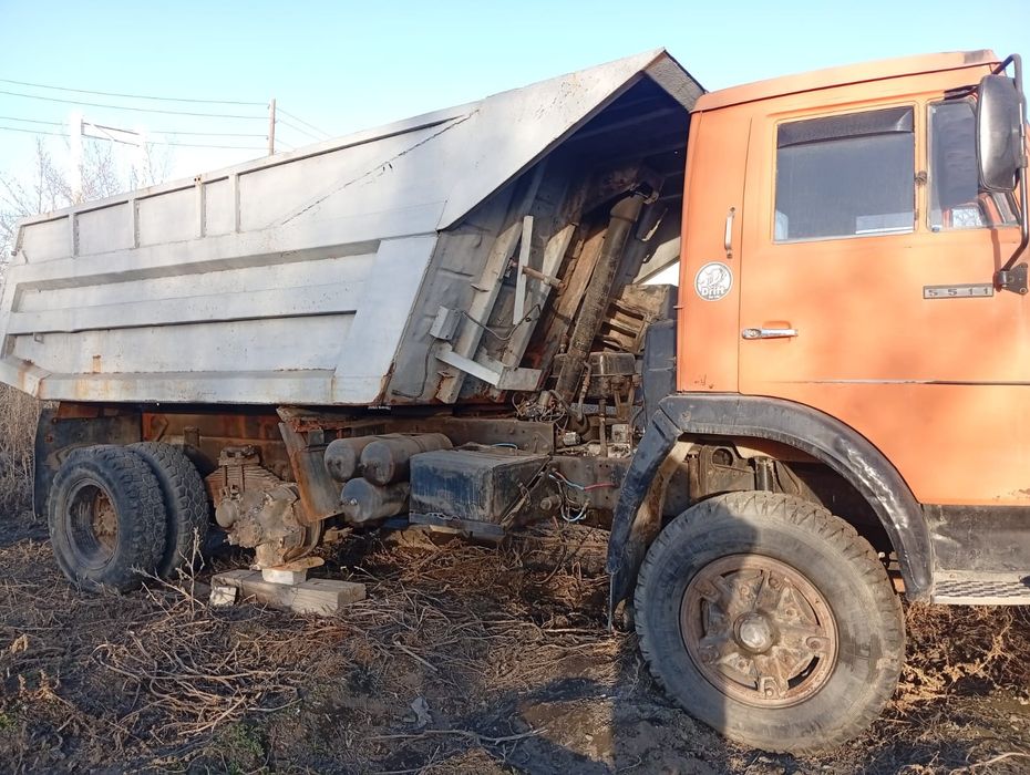 Продам камаз по запчастям