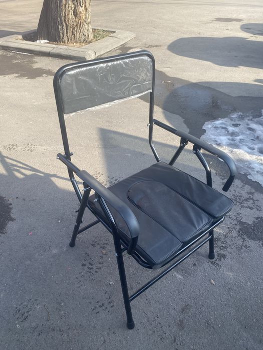 Стул туалет почти новый 4;(