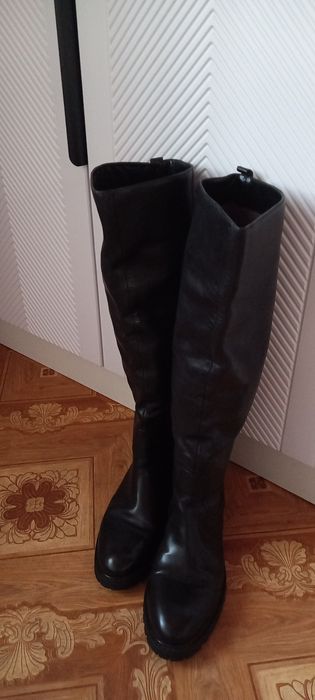 Продам  классные  сапоги