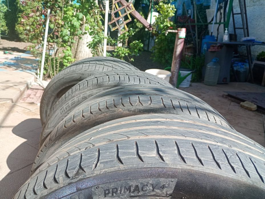 Set anvelope vara 225/45/157