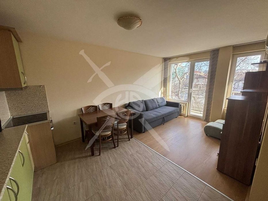 Дава се под наем Тристаен апартамент в София, Център - 78 кв.м за 598.23 € - Снимка #1